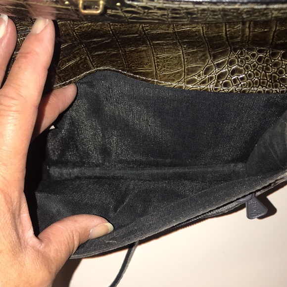 Women’s Embossed Crossbody Purse - Picture 6 of 14